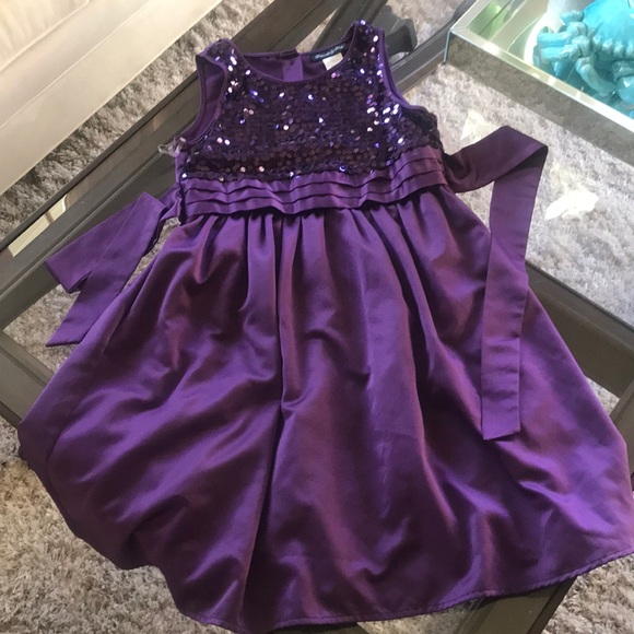Beautiful dress for girls. - Picture 2 of 2